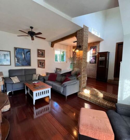 4 bedroom House in Sierrezuela